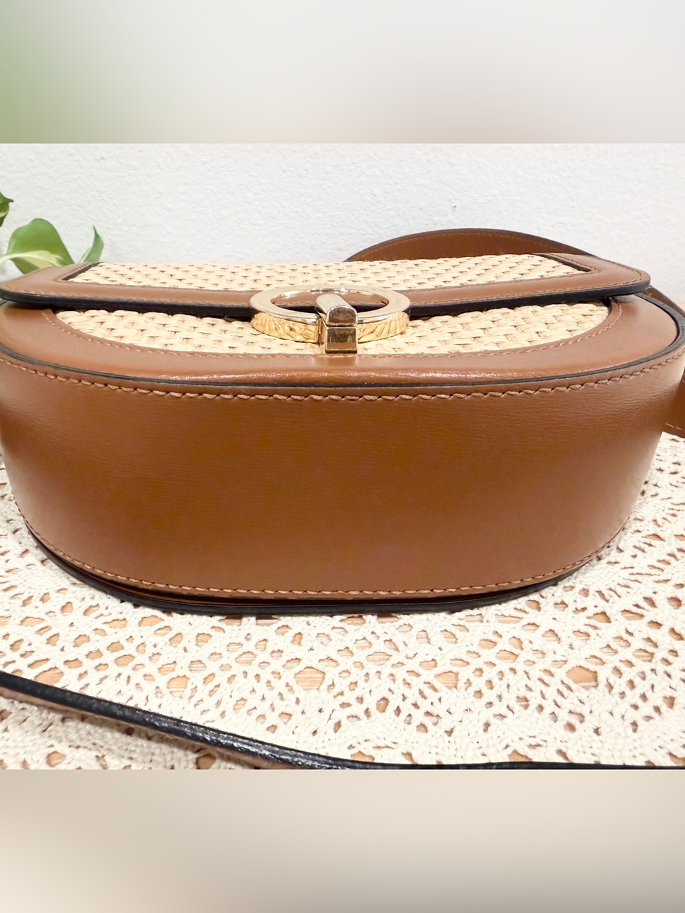 Divina Firenze Tan Leather & Woven Crossbody Bag with Gold Hardware - Picture 7 of 8